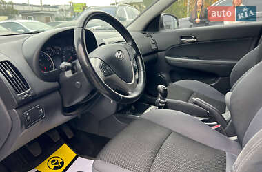 Хэтчбек Hyundai i30 2010 в 
