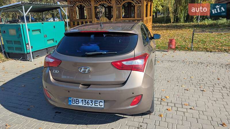 Хетчбек Hyundai i30 2013 в Чернівцях