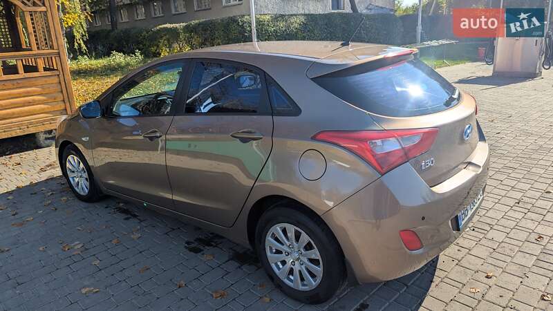Хетчбек Hyundai i30 2013 в Чернівцях