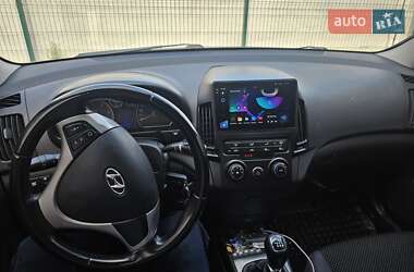 Універсал Hyundai i30 2010 в  фото 13 Універсал Hyundai i30 2010 в