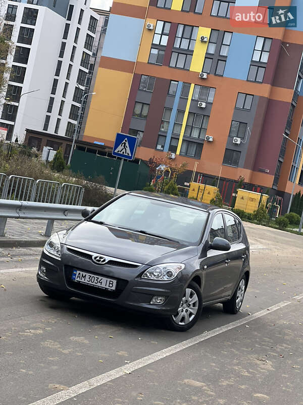 Хетчбек Hyundai i30 2008 в Житомирі фото 2 Хетчбек Hyundai i30 2008 в Житомирі