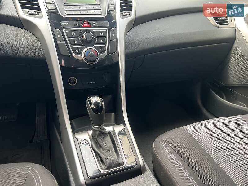 Універсал Hyundai i30 2014 в Києві фото 24 Універсал Hyundai i30 2014 в Києві