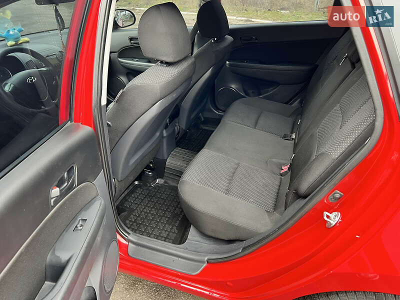 Універсал Hyundai i30 2009 в Зміїві фото 13 Універсал Hyundai i30 2009 в Зміїві