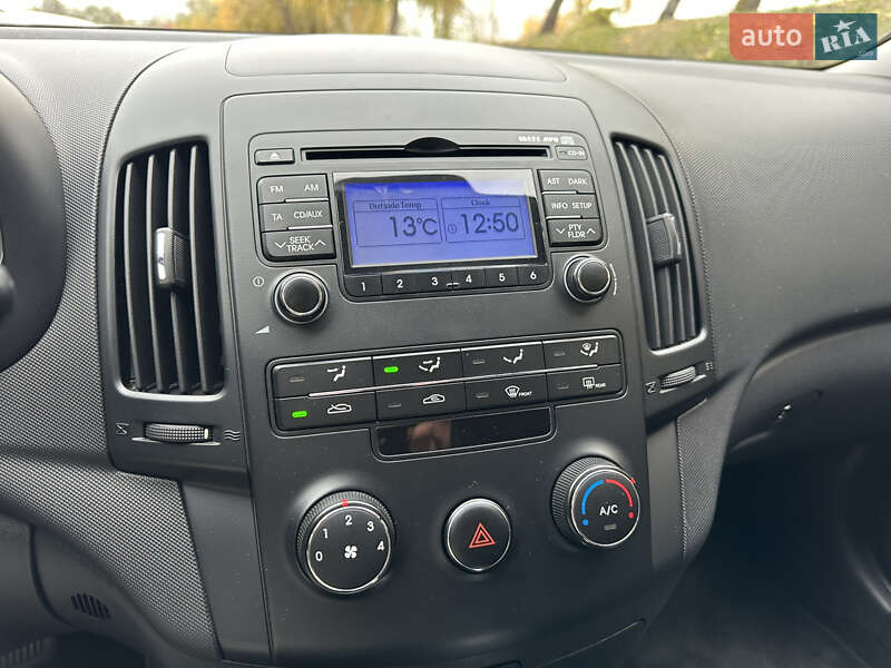 Хетчбек Hyundai i30 2011 в Києві фото 37 Хетчбек Hyundai i30 2011 в Києві