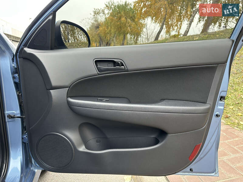 Хетчбек Hyundai i30 2011 в Києві фото 42 Хетчбек Hyundai i30 2011 в Києві