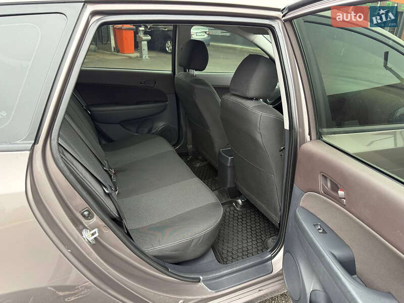 Універсал Hyundai i30 2012 в Харкові фото 28 Універсал Hyundai i30 2012 в Харкові