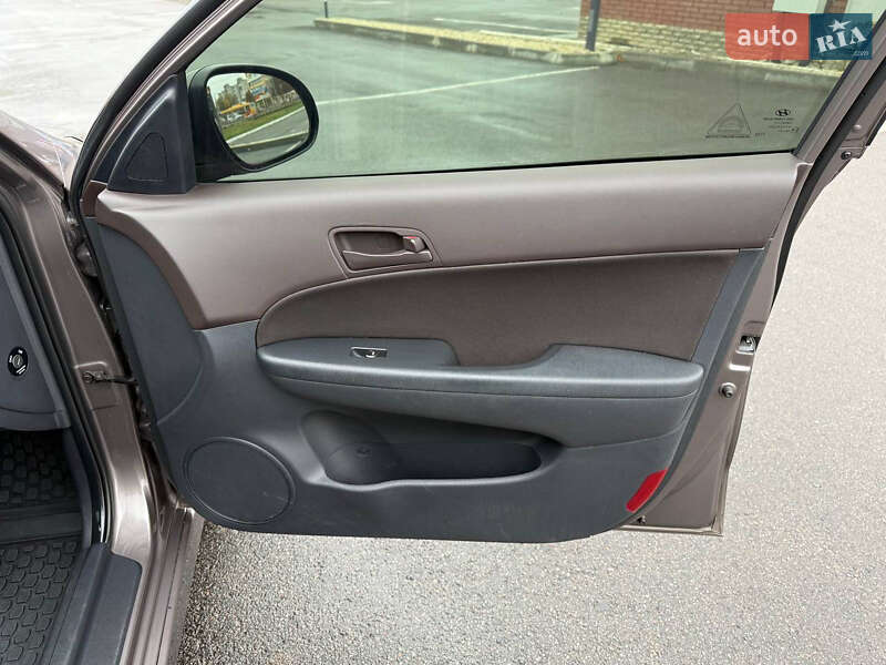Універсал Hyundai i30 2012 в Харкові фото 31 Універсал Hyundai i30 2012 в Харкові
