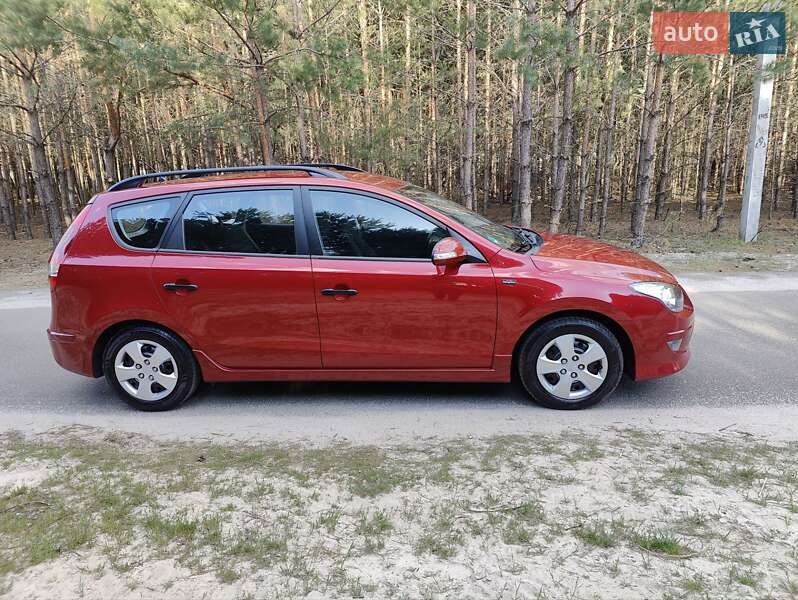 Универсал Hyundai i30 2011 в Киеве