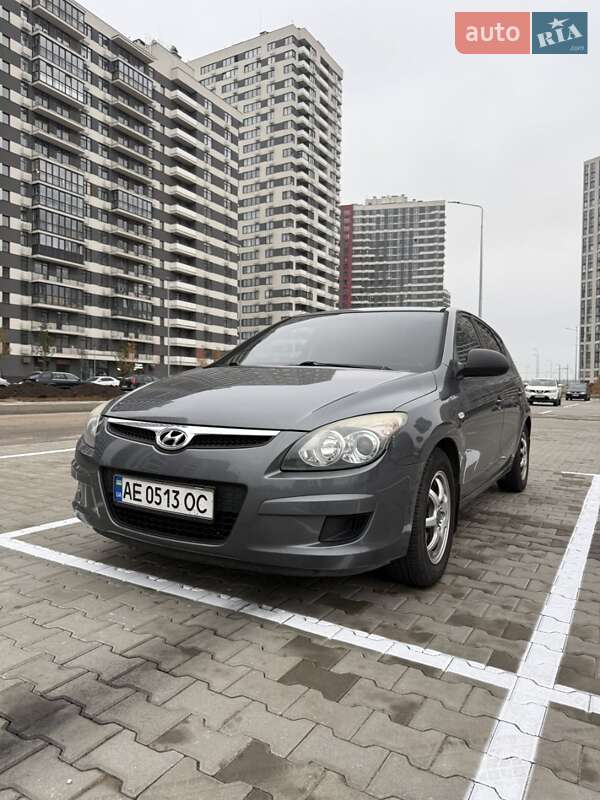 Хэтчбек Hyundai i30 2009 в Днепре фото 2 Хэтчбек Hyundai i30 2009 в Днепре