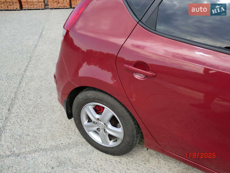Хэтчбек Hyundai i30 2008 в Никополе