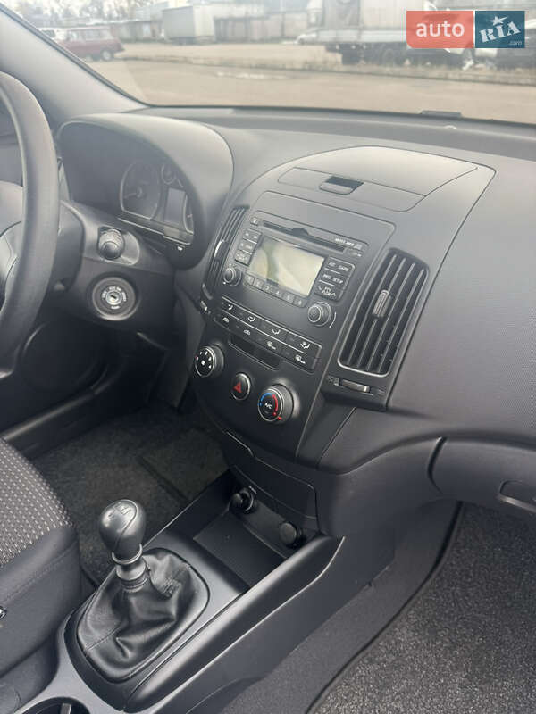 Універсал Hyundai i30 2009 в Білій Церкві фото 24 Універсал Hyundai i30 2009 в Білій Церкві
