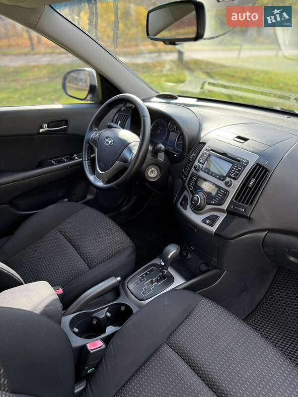 Хетчбек Hyundai i30 2009 в Києві фото 3 Хетчбек Hyundai i30 2009 в Києві