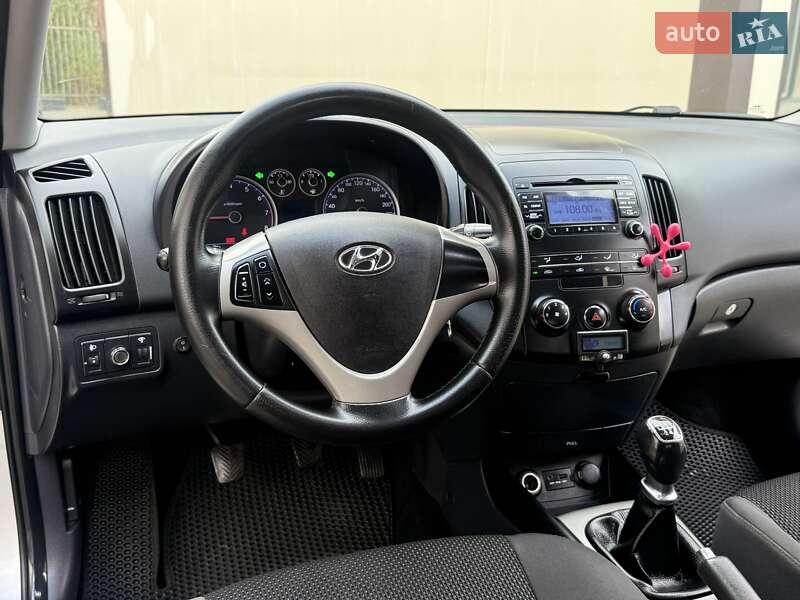 Універсал Hyundai i30 2012 в Дрогобичі фото 77 Універсал Hyundai i30 2012 в Дрогобичі
