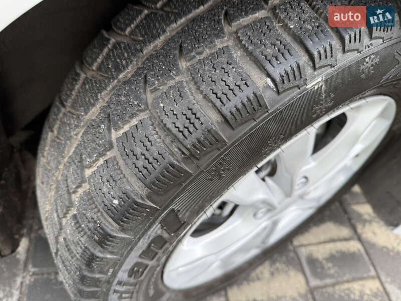 Хетчбек Hyundai i30 2010 в Дніпрі