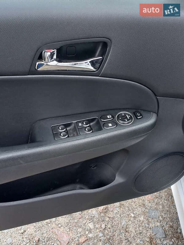 Універсал Hyundai i30 2011 в Житомирі