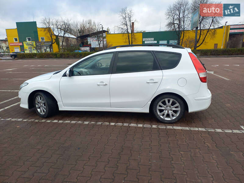 Універсал Hyundai i30 2011 в Житомирі