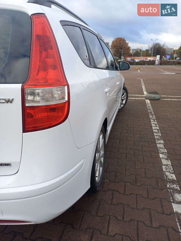 Універсал Hyundai i30 2011 в Житомирі