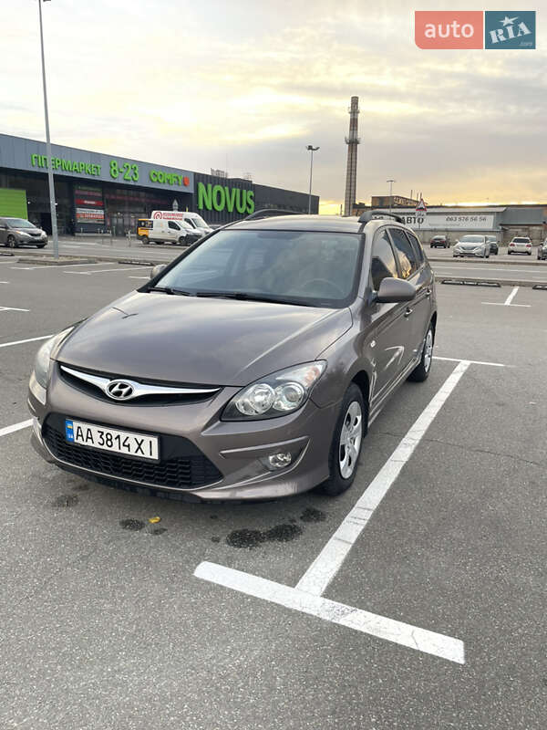 Универсал Hyundai i30 2012 в Киеве фото Универсал Hyundai i30 2012 в Киеве