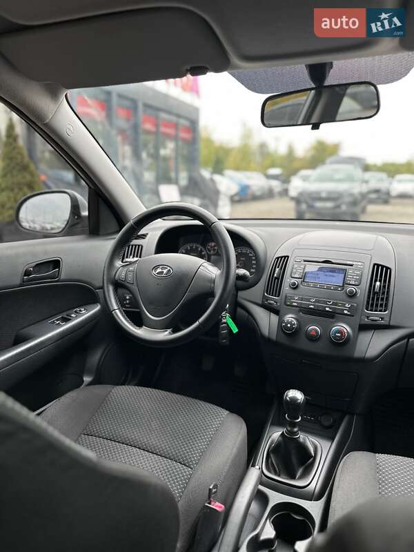 Хэтчбек Hyundai i30 2009 в Белогородке фото 16 Хэтчбек Hyundai i30 2009 в Белогородке