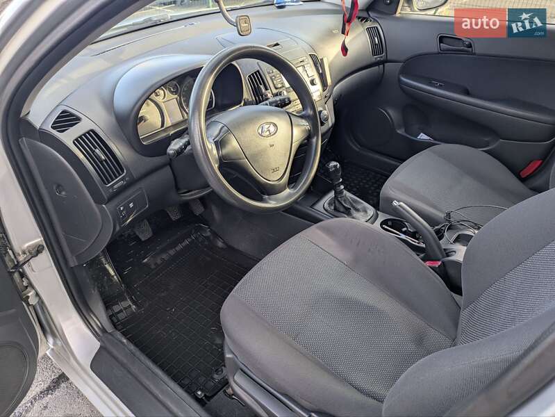 Універсал Hyundai i30 2008 в Львові фото 14 Універсал Hyundai i30 2008 в Львові