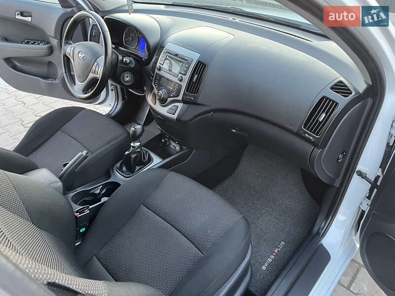 Хэтчбек Hyundai i30 2011 в Львове фото 14 Хэтчбек Hyundai i30 2011 в Львове