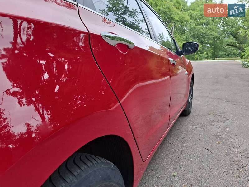 Хэтчбек Hyundai i30 2013 в Черкассах