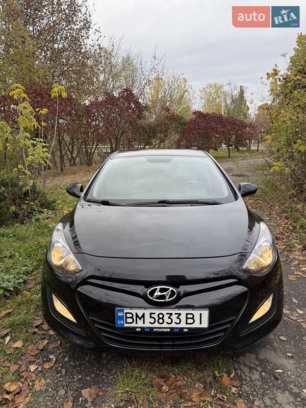 Хэтчбек Hyundai i30 2014 в Сумах