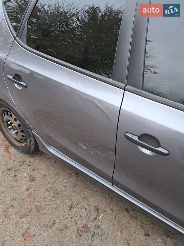 Универсал Hyundai i30 2011 в Новомосковске фото 15 Универсал Hyundai i30 2011 в Новомосковске