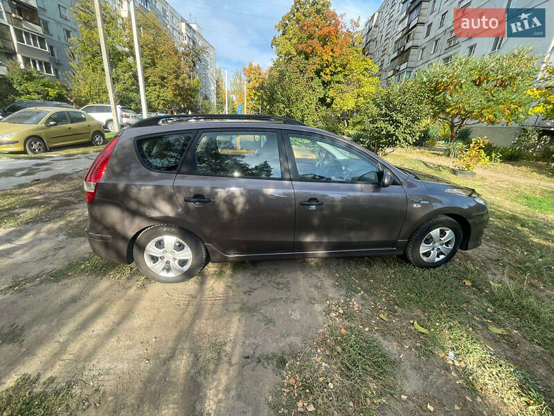 Універсал Hyundai i30 2011 в Запоріжжі