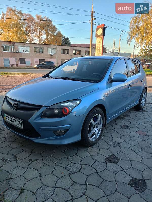 Хэтчбек Hyundai i30 2011 в Харькове