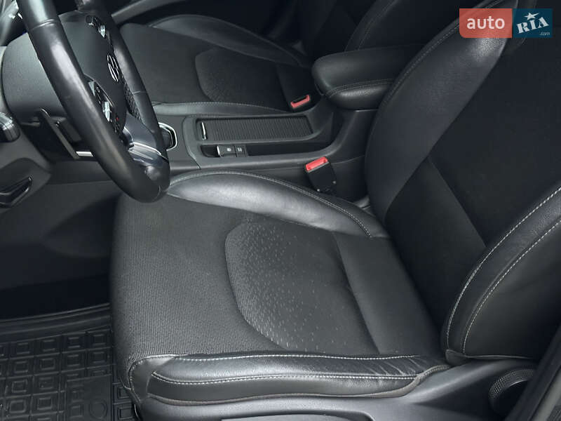 Фастбек Hyundai i30 2019 в Києві фото 44 Фастбек Hyundai i30 2019 в Києві