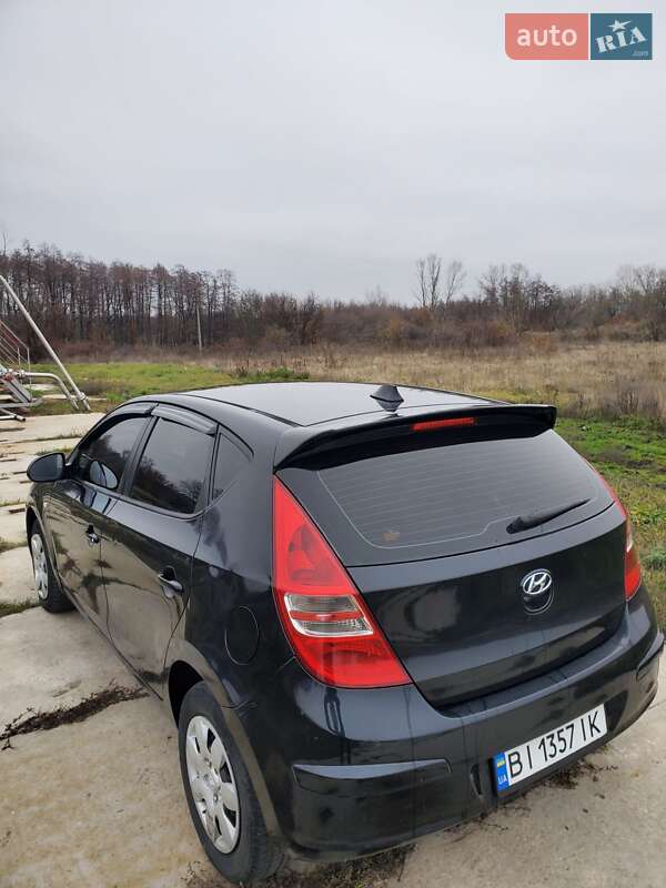 Хетчбек Hyundai i30 2008 в Чутовому