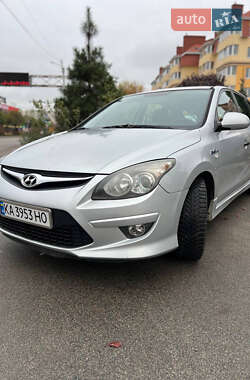 Хетчбек Hyundai i30 2011 в Софіївській Борщагівці