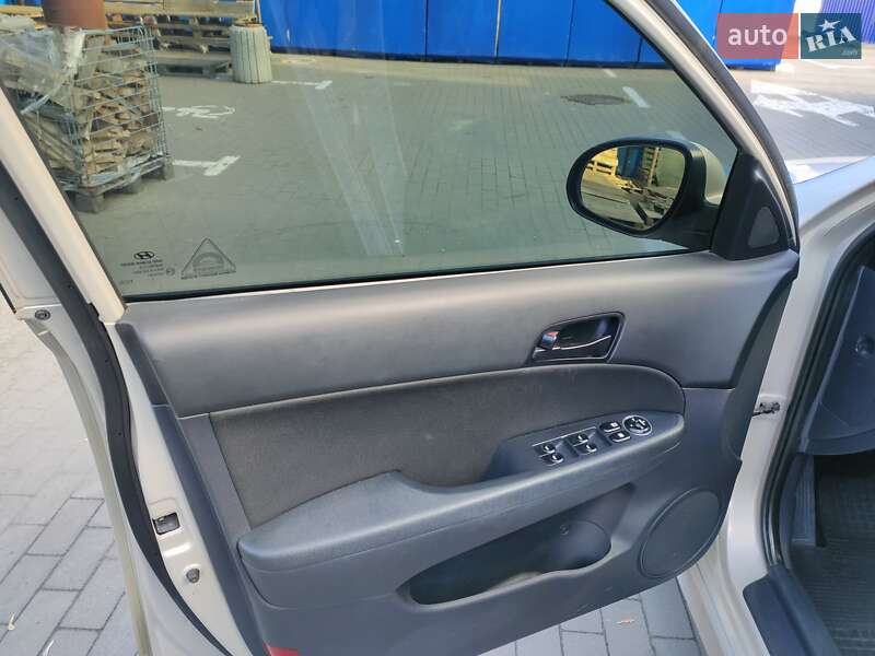 Хэтчбек Hyundai i30 2011 в Борисполе
