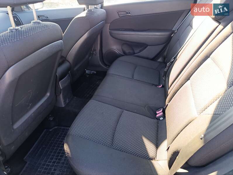 Универсал Hyundai i30 2010 в Черновцах фото 8 Универсал Hyundai i30 2010 в Черновцах