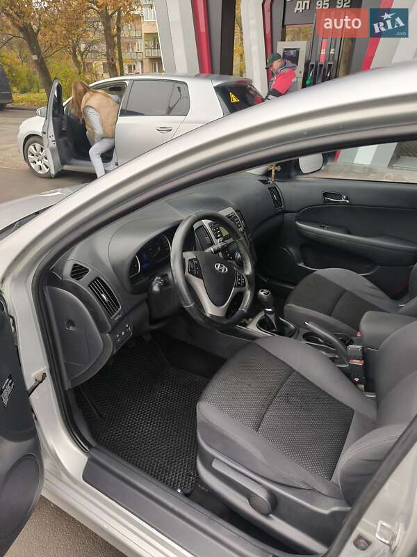 Универсал Hyundai i30 2012 в Ужгороде фото 11 Универсал Hyundai i30 2012 в Ужгороде