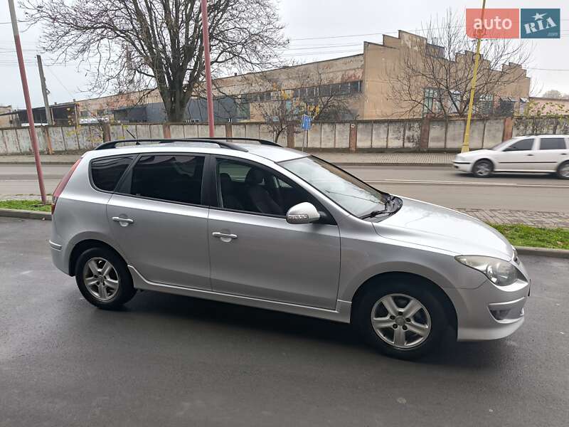 Универсал Hyundai i30 2012 в Ужгороде фото 6 Универсал Hyundai i30 2012 в Ужгороде