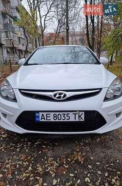 Хетчбек Hyundai i30 2010 в Дніпрі