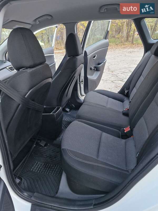 Универсал Hyundai i30 2013 в Запорожье фото 9 Универсал Hyundai i30 2013 в Запорожье