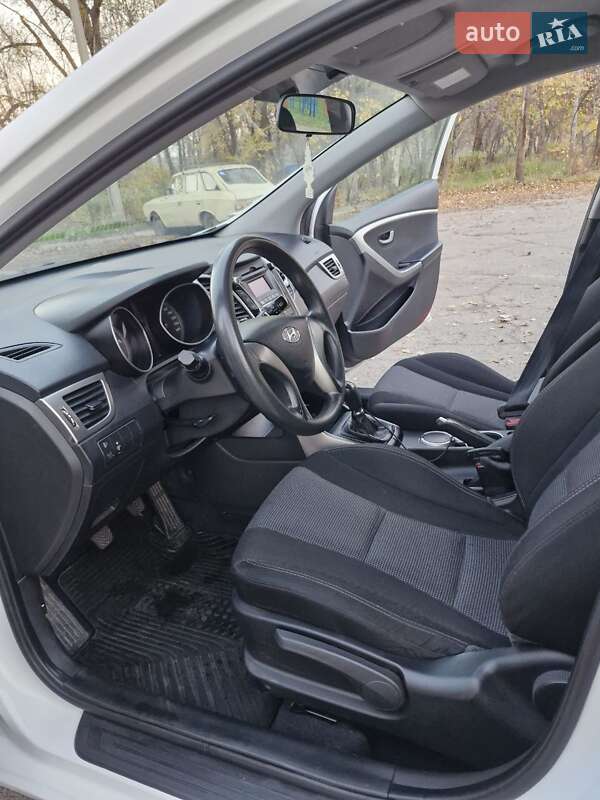 Универсал Hyundai i30 2013 в Запорожье фото 11 Универсал Hyundai i30 2013 в Запорожье