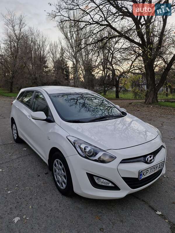 Универсал Hyundai i30 2013 в Запорожье фото 14 Универсал Hyundai i30 2013 в Запорожье