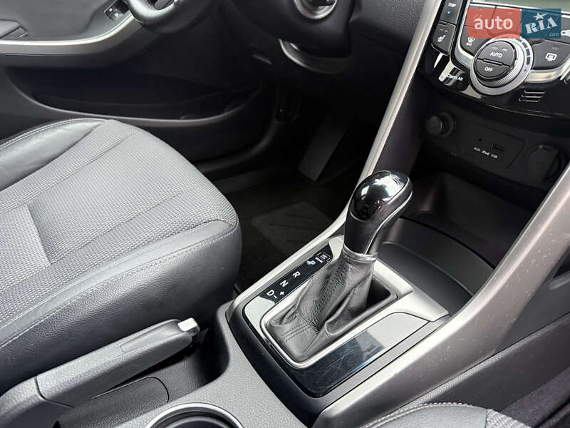 Універсал Hyundai i30 2012 в Луцьку фото 23 Універсал Hyundai i30 2012 в Луцьку