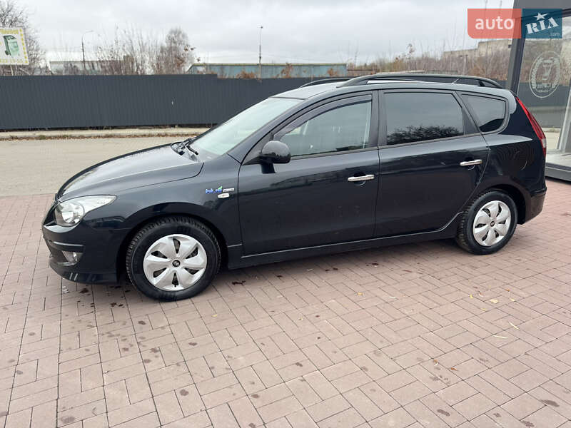 Універсал Hyundai i30 2010 в Рівному фото 3 Універсал Hyundai i30 2010 в Рівному