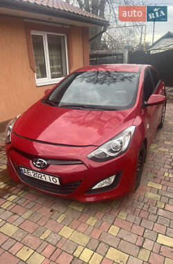 Хетчбек Hyundai i30 2013 в Царичанці