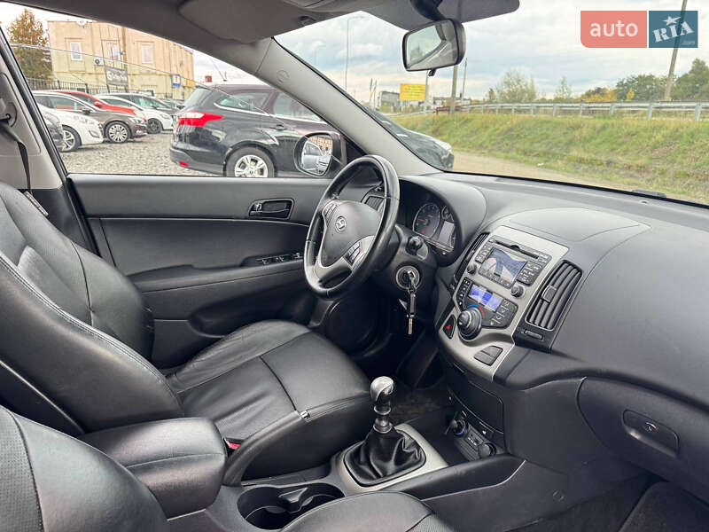 Універсал Hyundai i30 2009 в Стрию фото 30 Універсал Hyundai i30 2009 в Стрию
