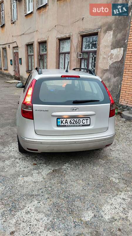 Универсал Hyundai i30 2010 в Днепре