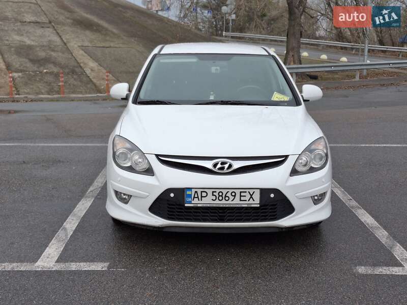 Хэтчбек Hyundai i30 2011 в Киеве