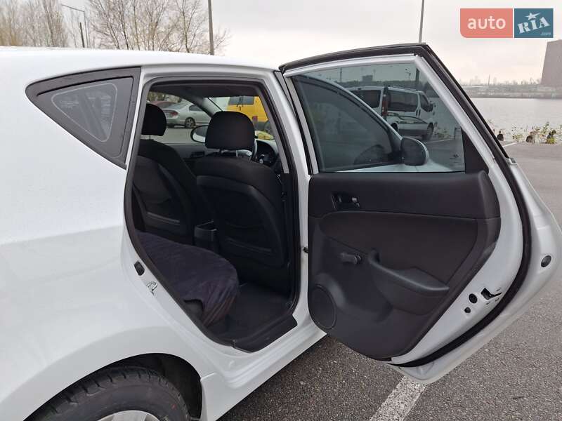 Хэтчбек Hyundai i30 2011 в Киеве