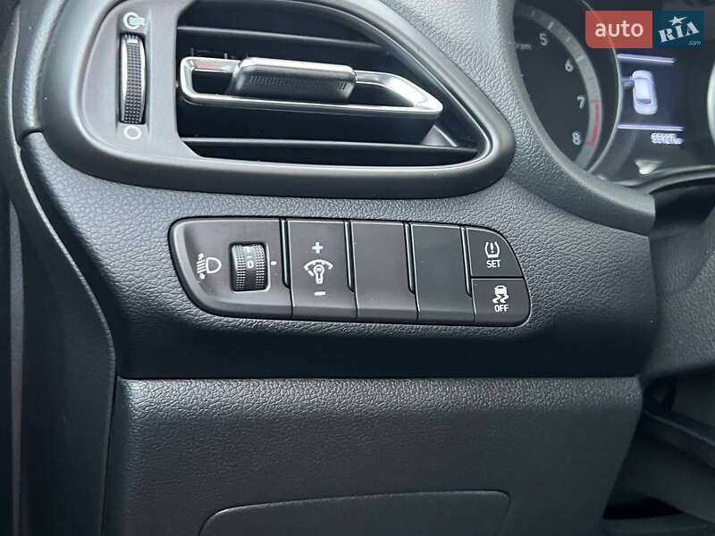 Универсал Hyundai i30 2020 в Киеве