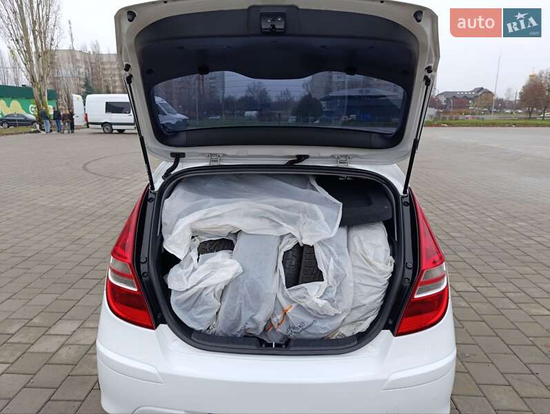 Хэтчбек Hyundai i30 2010 в Черкассах